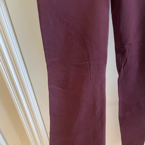 Lululemon cutout leggings - Picture 2 of 6